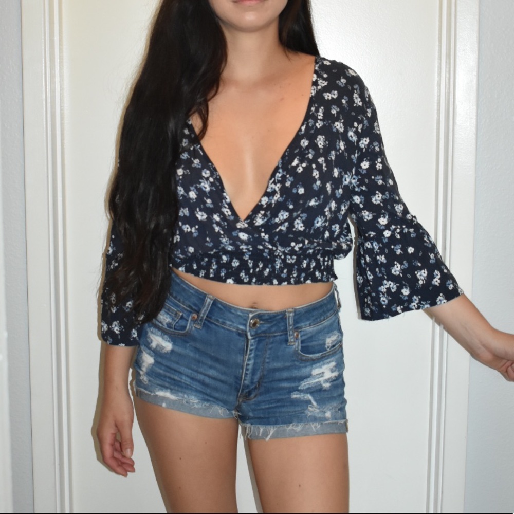 Cropped Bell Bottom Sleeve Top